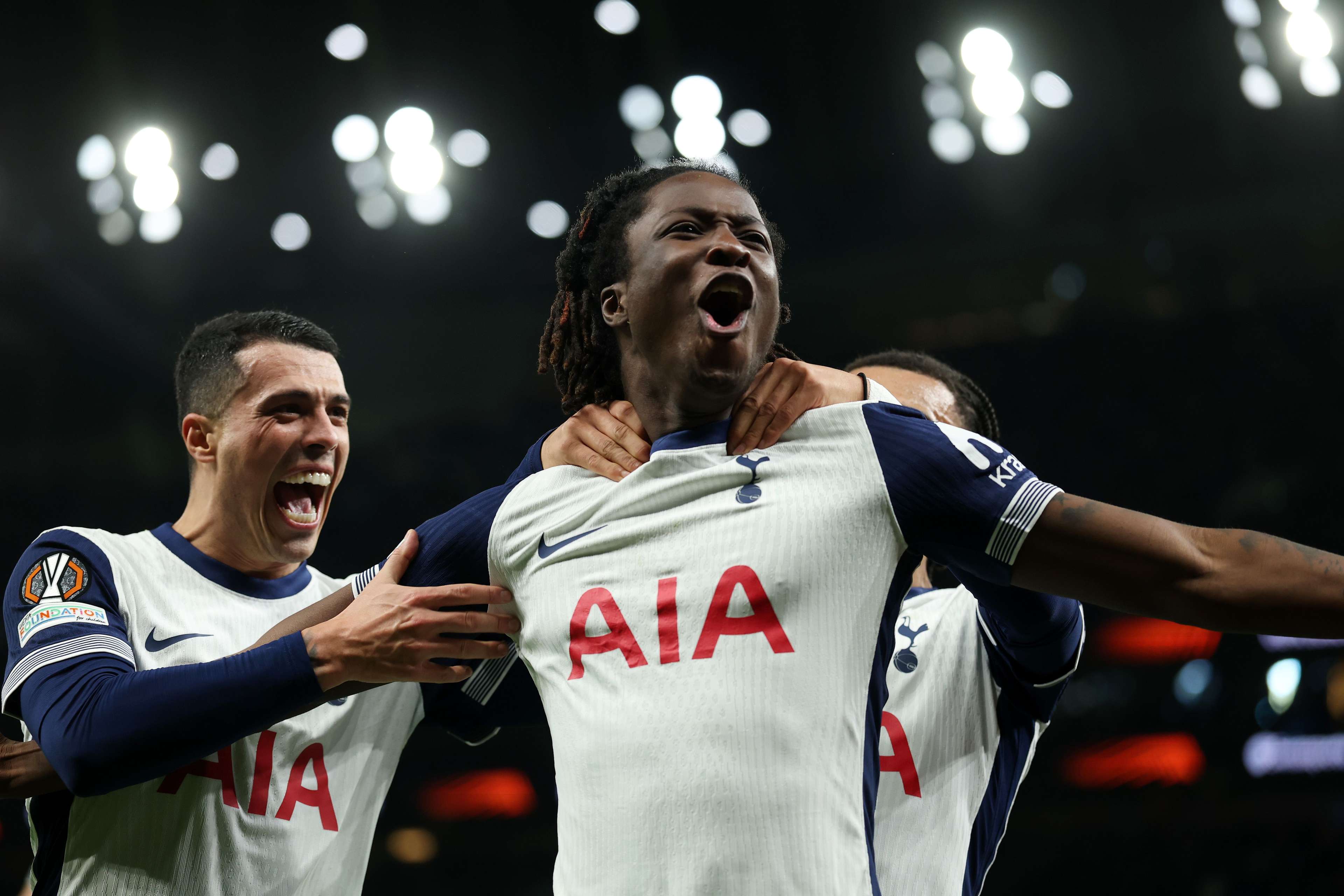 社交媒體上 社交媒體上